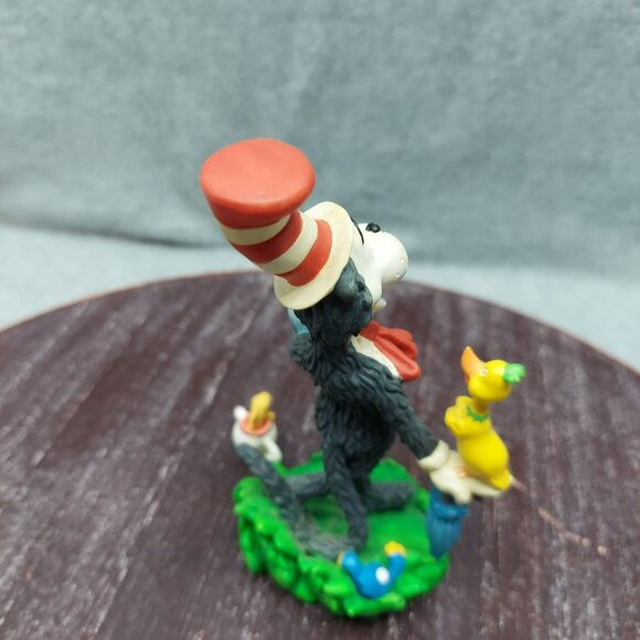 Dr. Seuss Cat In The Hat Figurine With Fish & Bird Accents - Picture 7 of 8